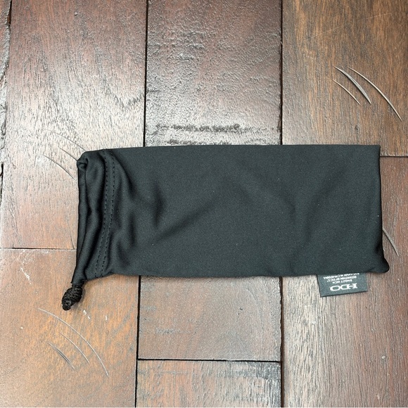 Oakley Sunglasses Hard Zipper Case Like New - Picture 8 of 10